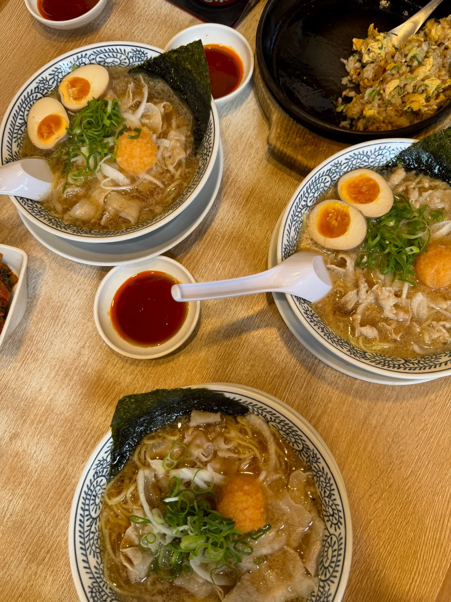 従業員と一緒にお昼ご飯🍜